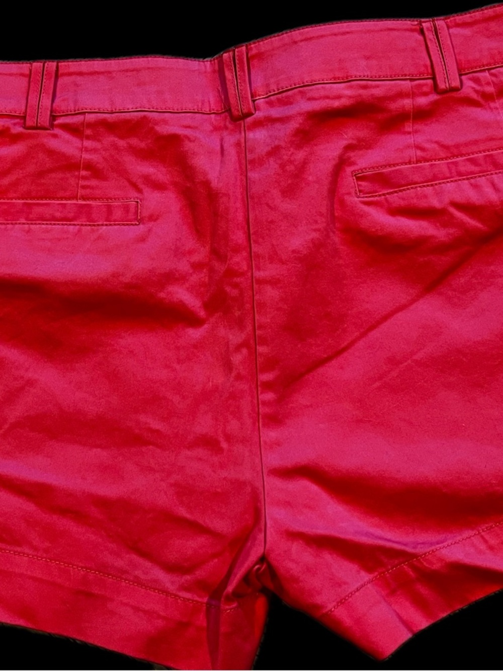 Guess High-Waist Coral Chino Shorts with a Floral Waistband - Picture 8 of 11